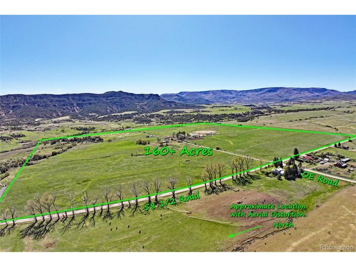 Property Photo:  