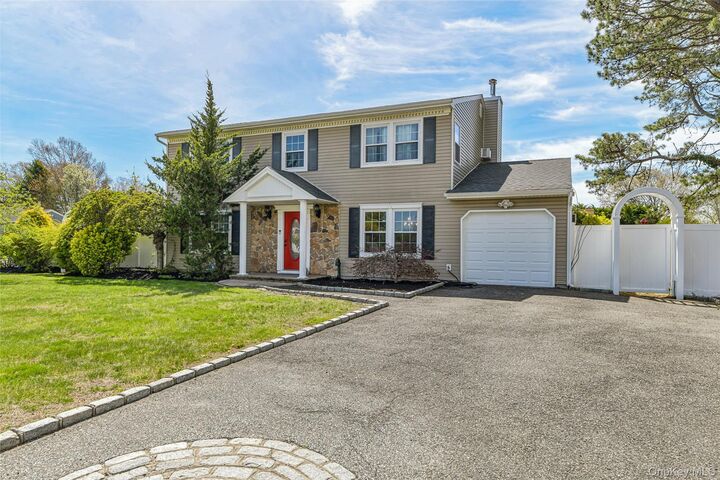 Property Photo:  2 Deer Path  NY 11772 