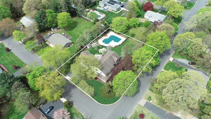 Property Photo:  26 Peachtree Lane  NY 11766 