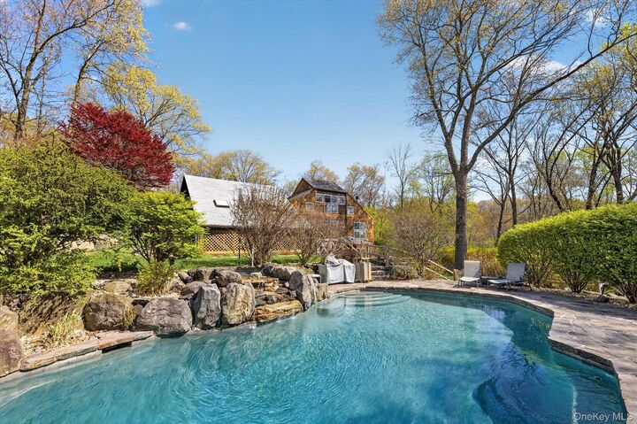 Property Photo:  213 Vail Lane  NY 10560 