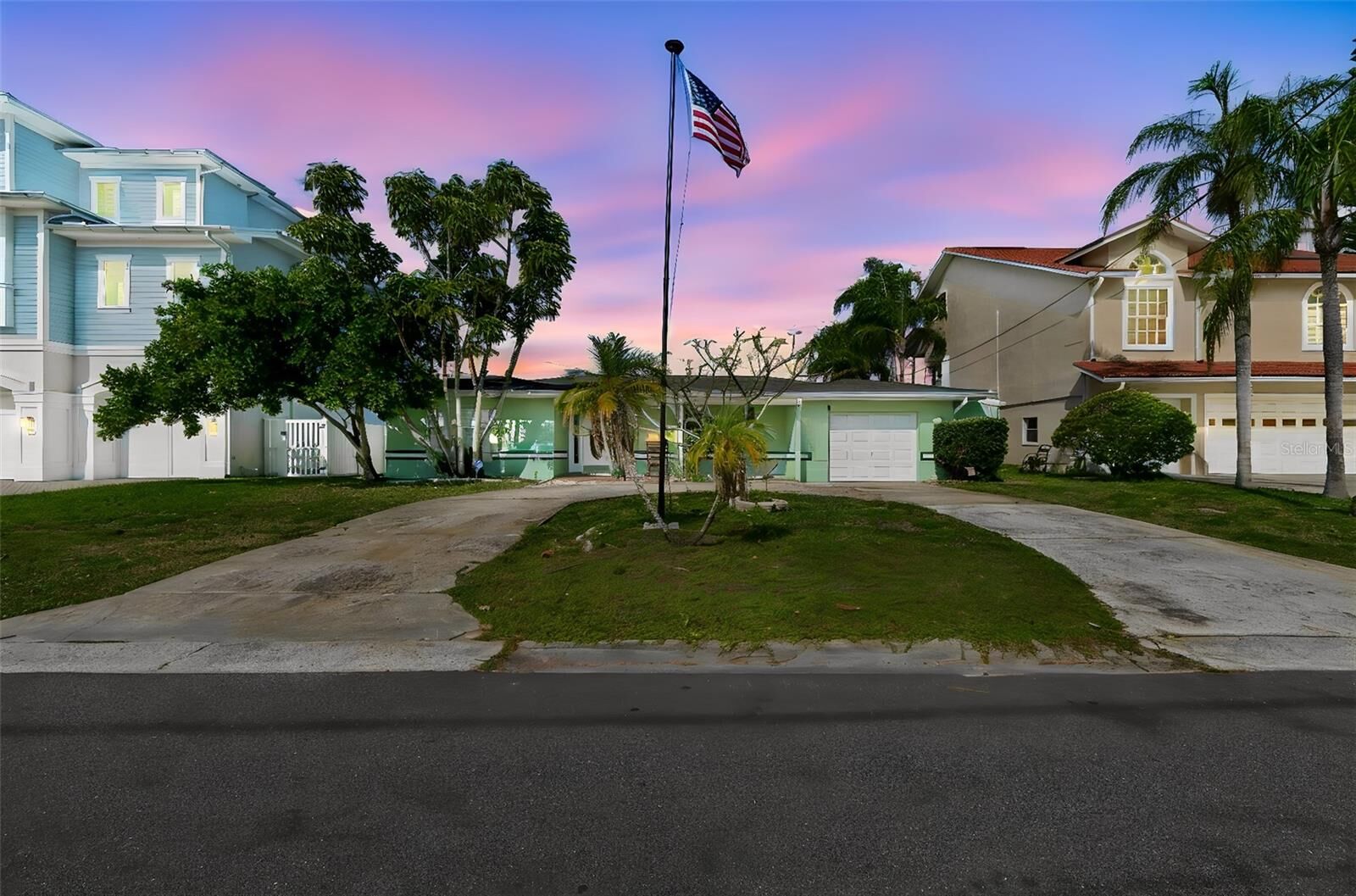 Property Photo:  300 Driftwood Drive W  FL 34683 