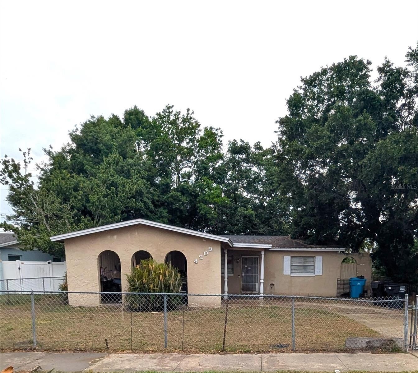 Property Photo:  4209 Clarinda Street  FL 32811 