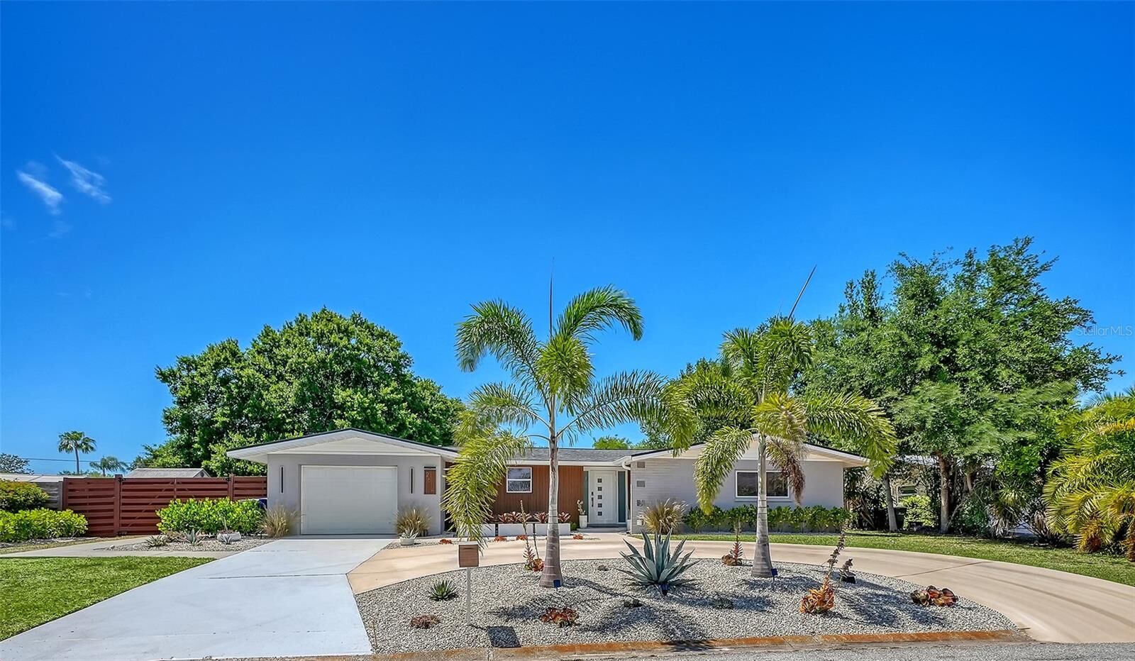 Property Photo: 2614 Croton Avenue FL 34239