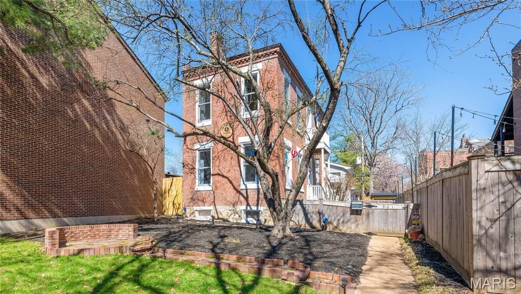 Property Photo:  921 Morrison Avenue  MO 63104 