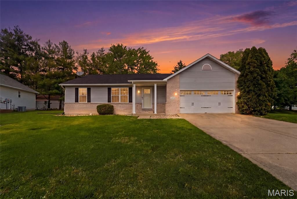 Property Photo:  1432 Manchester Drive  IL 62269 