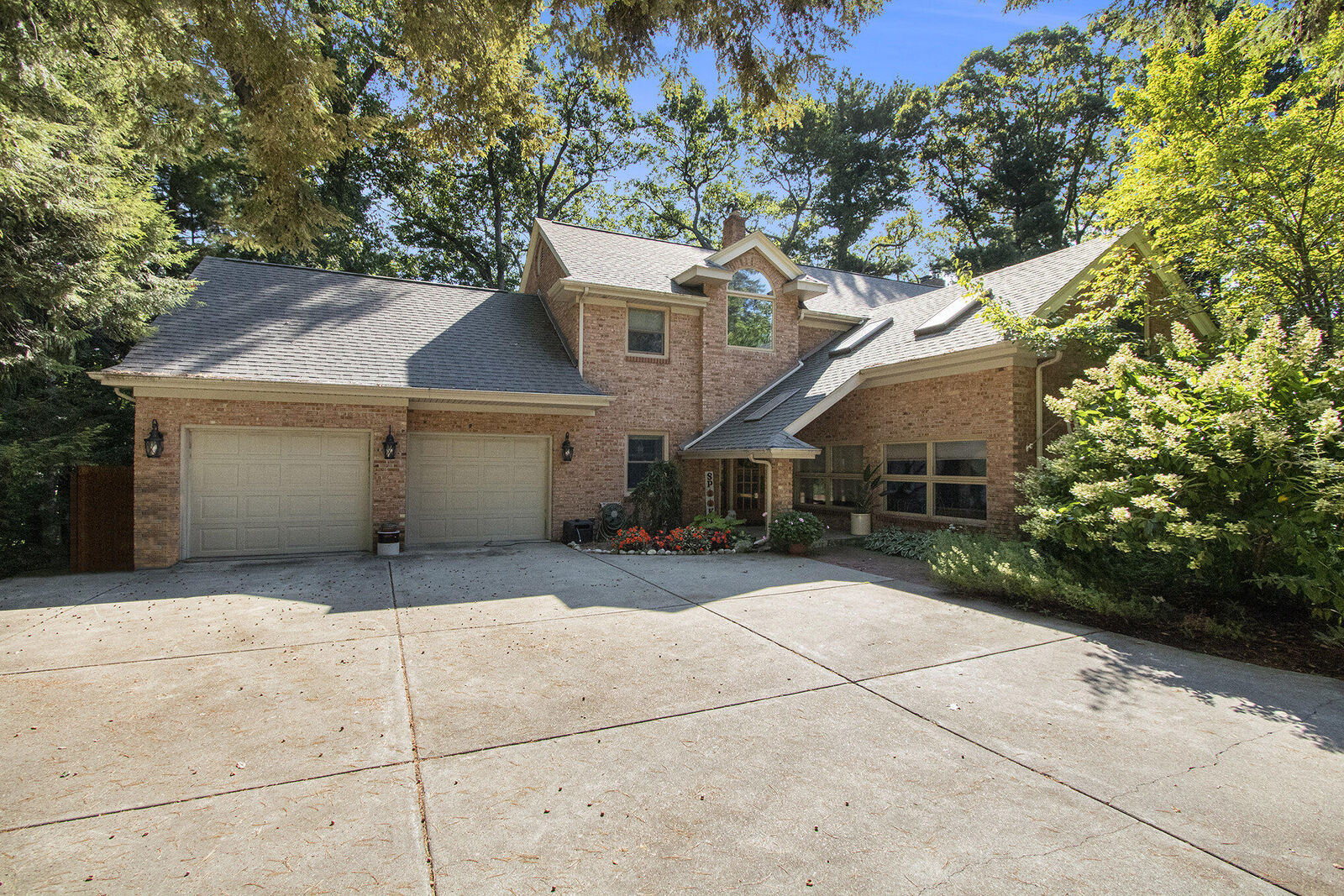 Property Photo:  2837 Washington Avenue  MI 49085 