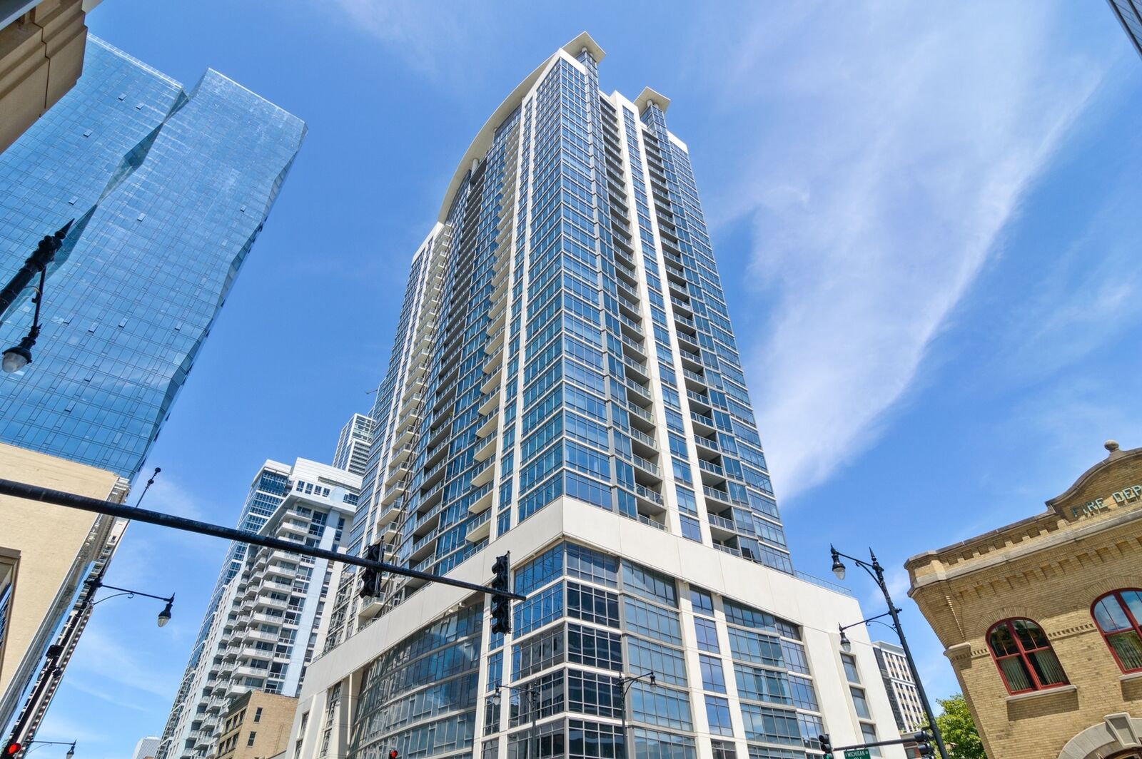 Property Photo:  100 E 14th Street 1909  IL 60605 