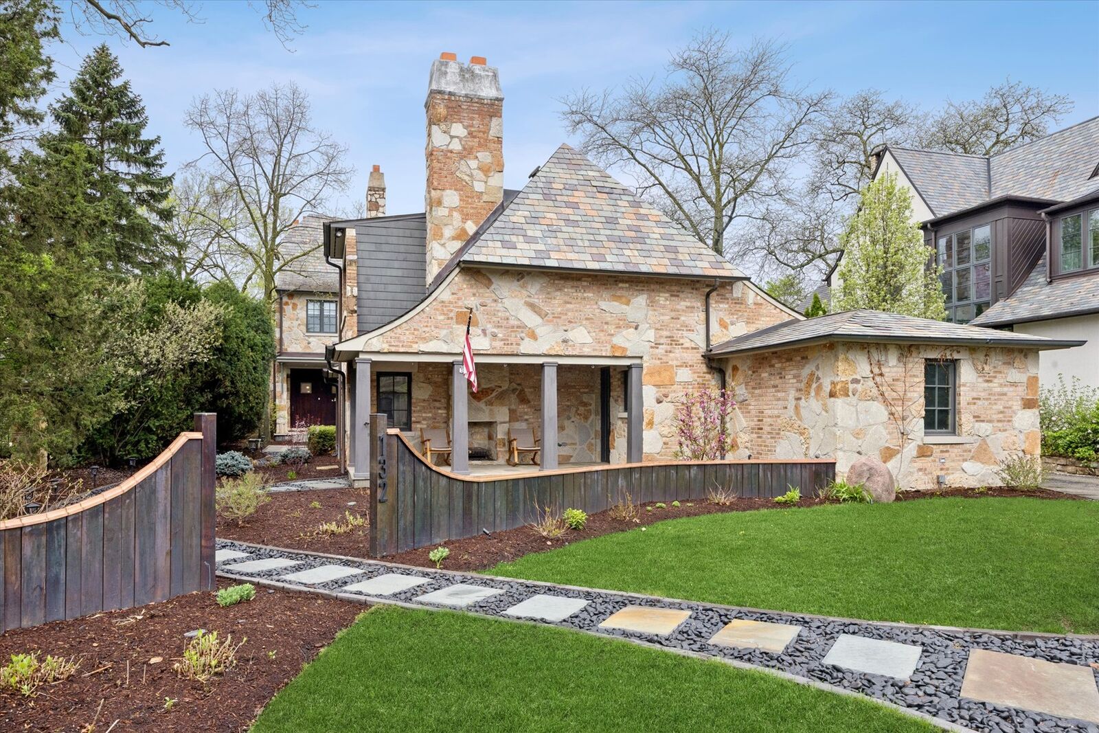 Property Photo:  132 S Park Avenue  IL 60521 