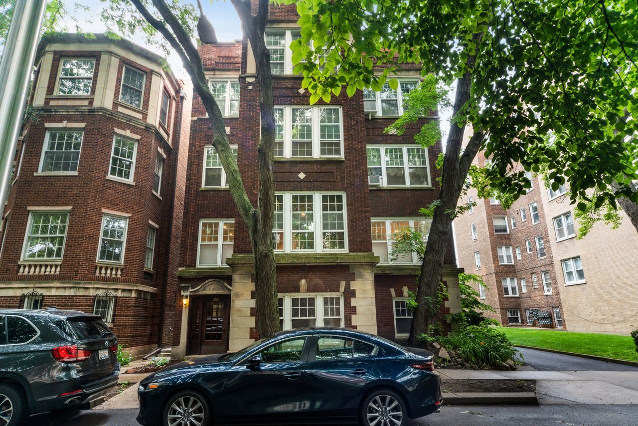 Property Photo:  1226 E Madison Park 1  IL 60615 