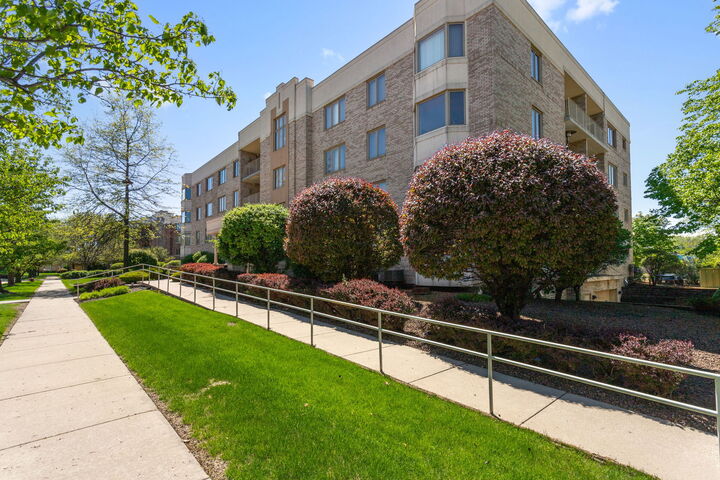 Property Photo:  10720 S Washington Street 205  IL 60453 