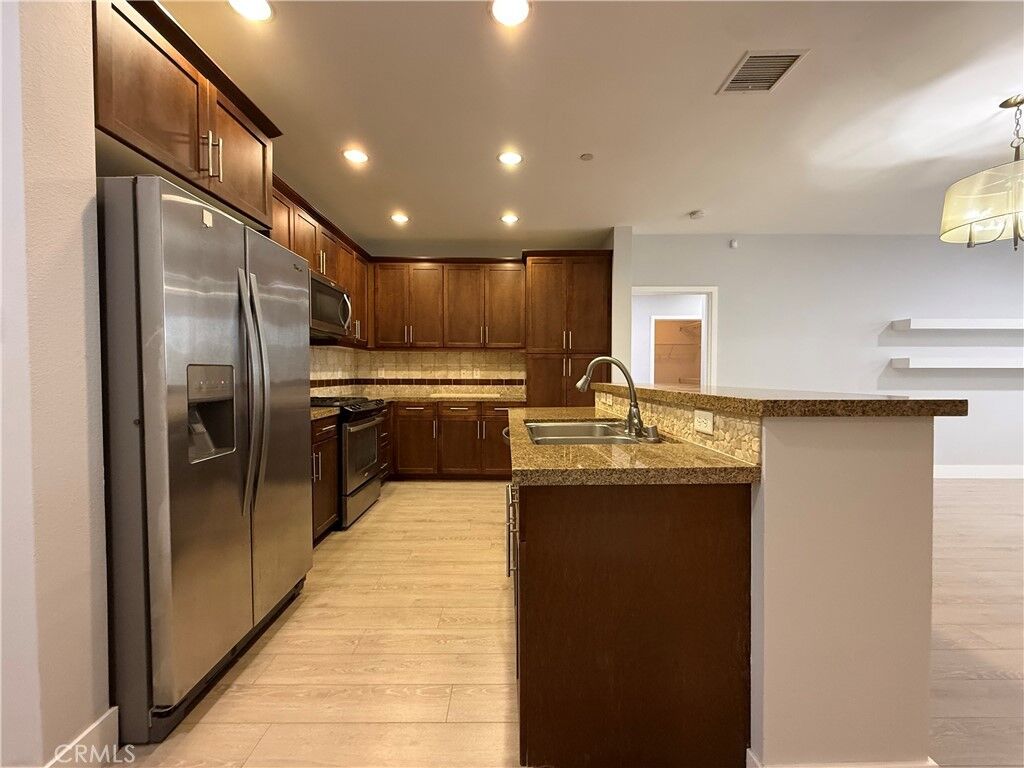 Property Photo:  2349 Jefferson Street 106  CA 90501 