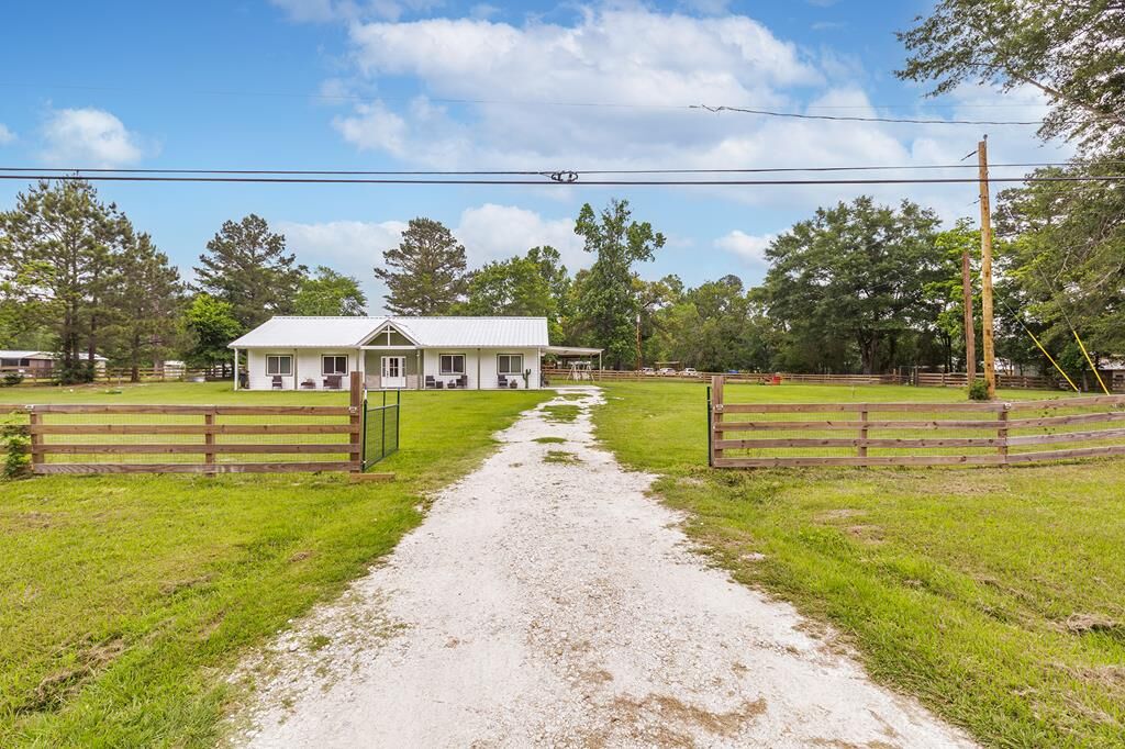 Property Photo:  121 J2s2 Lane Pvt  TX 75904 