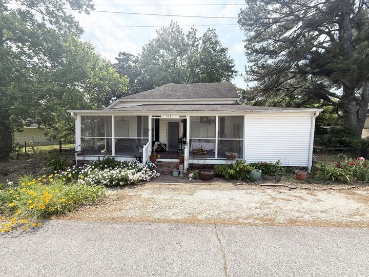 Property Photo:  512 S Broadway St.  MS 38804 