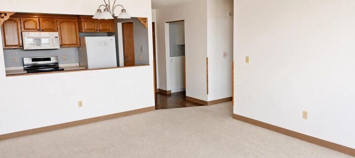Property Photo:  1425 W 28th Street 618  MN 55408 