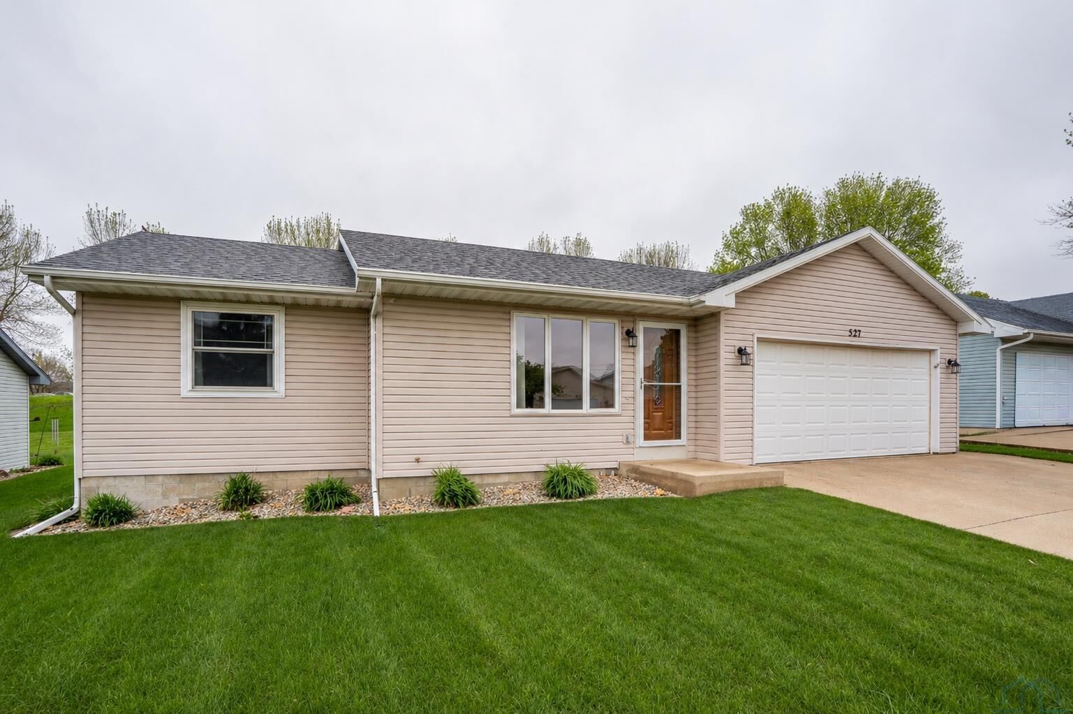Property Photo: 527 Countryside Dr IA 51031