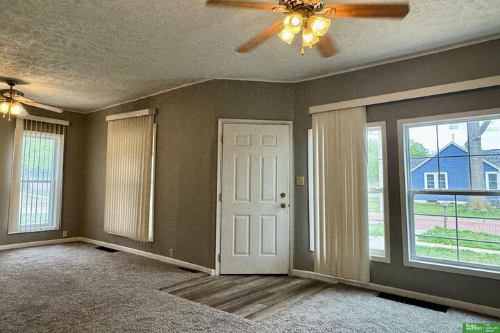 Property Photo:  319 E 9th Street  NE 68467 