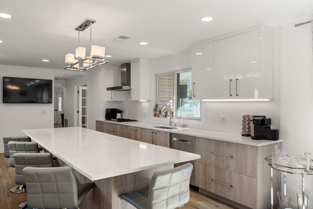 Property Photo:  581 California St  MA 02460 