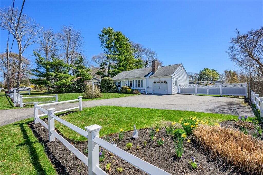 Property Photo:  136 Sheaffer Rd  MA 02632 
