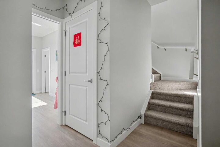 Property Photo: 613 Sage Hill Grove NW AB T3R 2A2