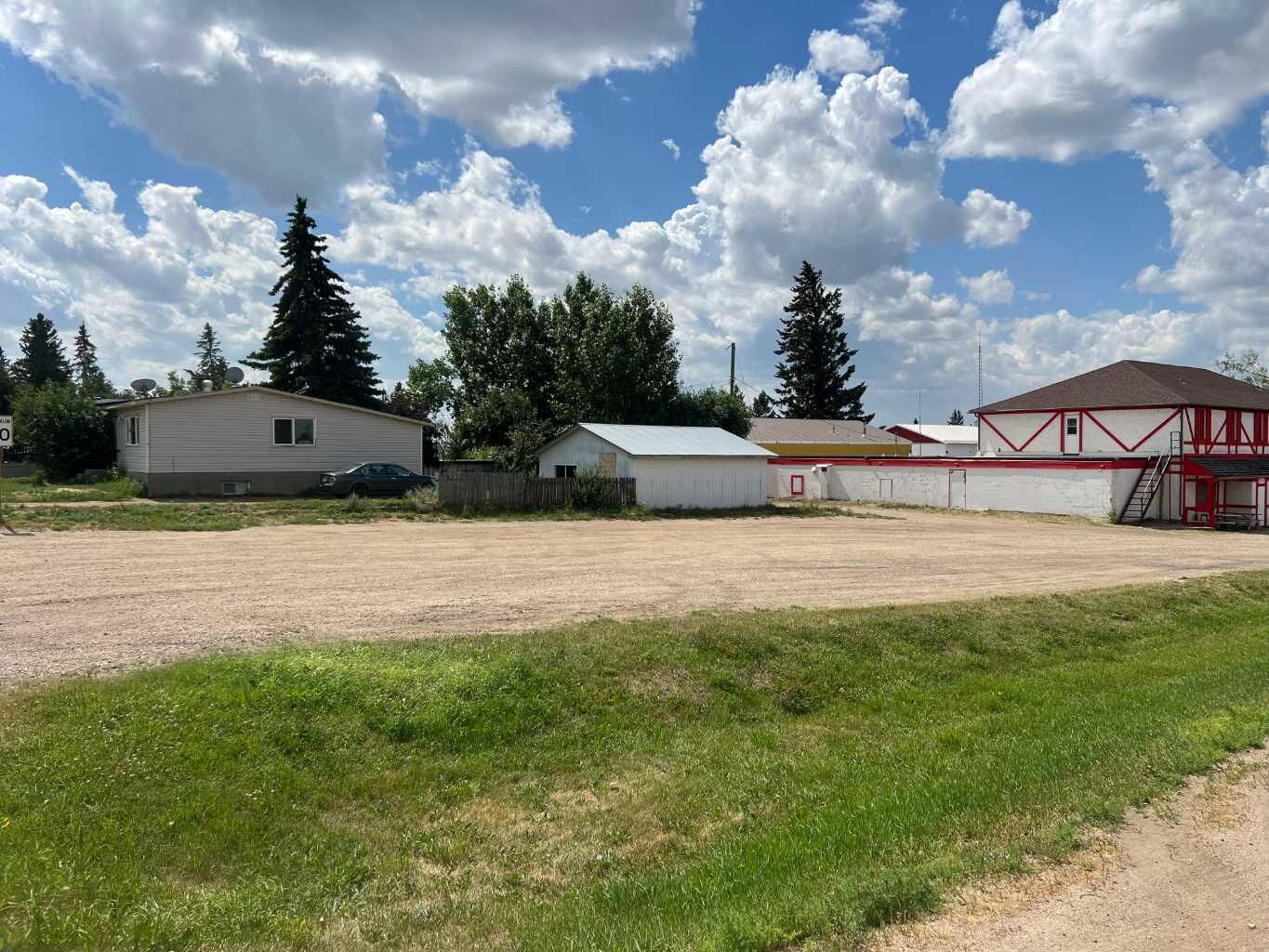 Property Photo: 101 Second Avenue N AB T0M 2B0