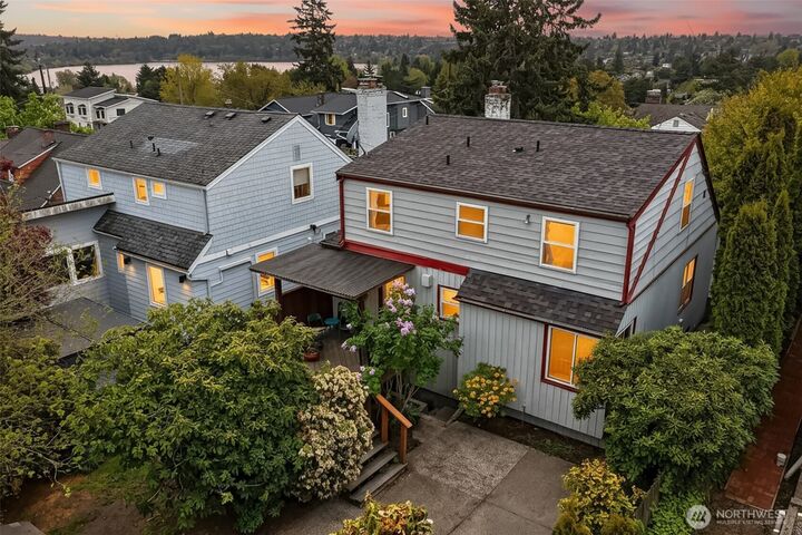 Property Photo:  8218  Latona Avenue NE  WA 98115 