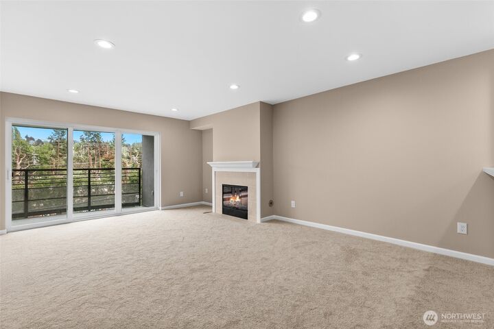 Property Photo:  2000 W Barrett Street 202  WA 98199 