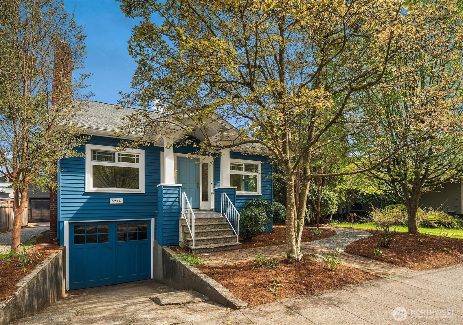 Property Photo:  6216  33rd Avenue NE  WA 98115 
