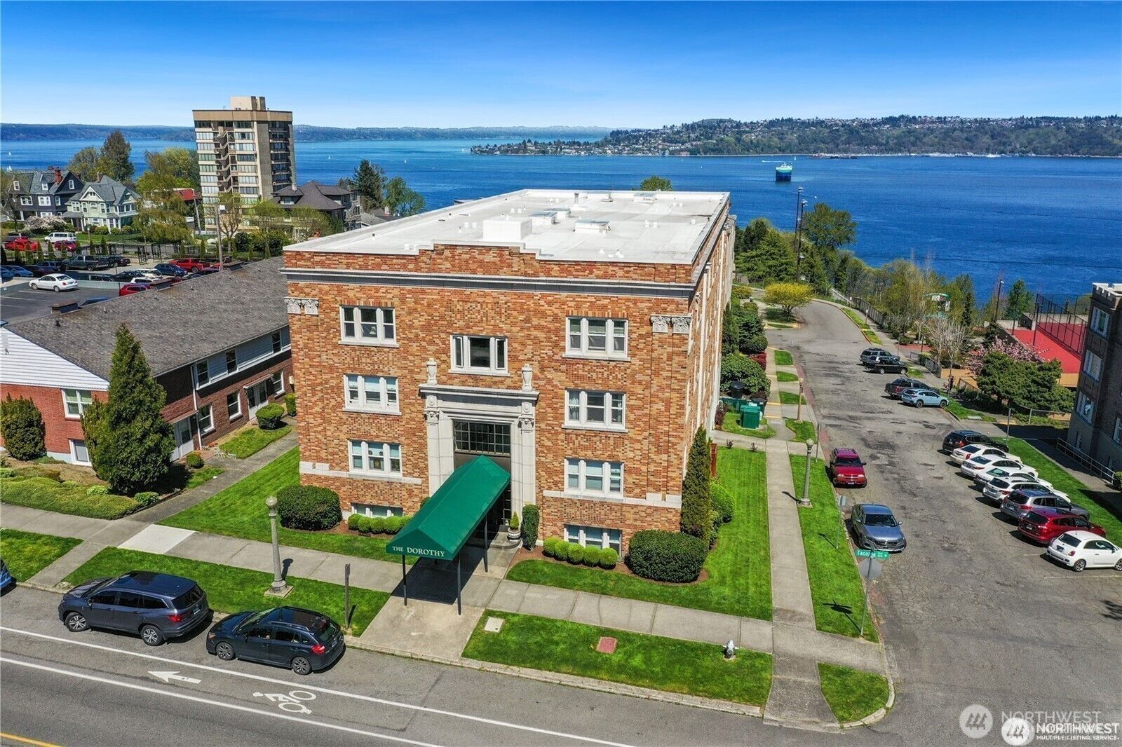 Property Photo:  301 N Tacoma Avenue 403  WA 98403 
