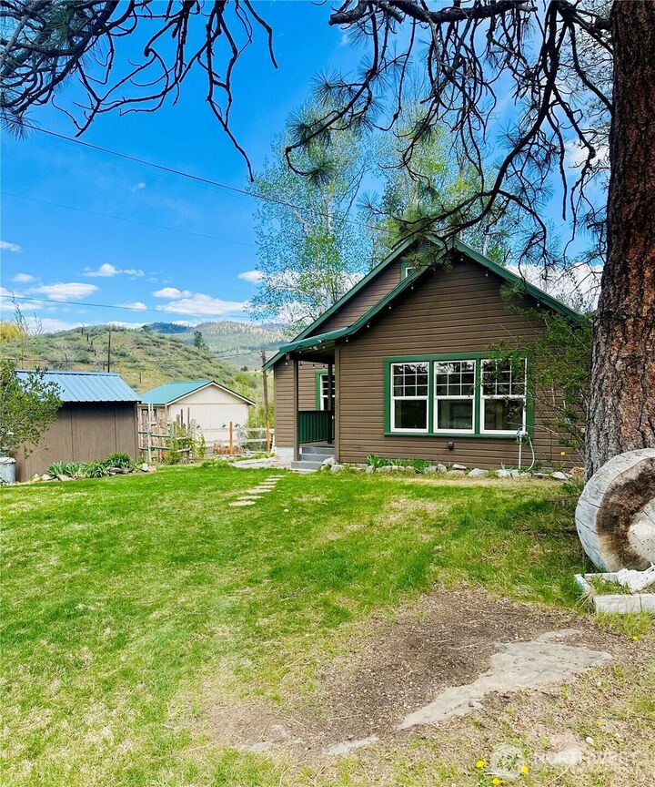 Property Photo: 146 E Chewuch Road WA 98862