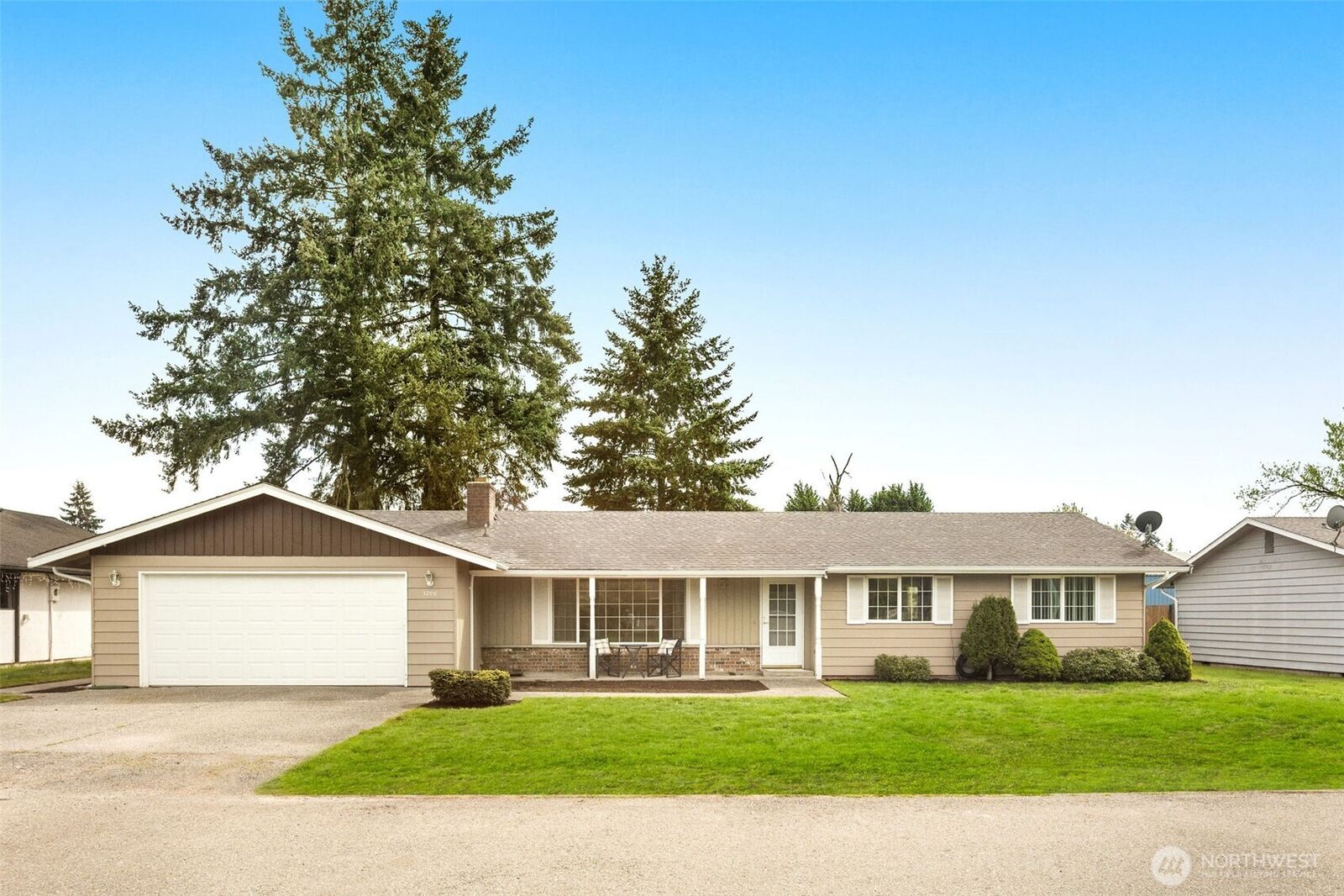 Property Photo:  5200  110th Place NE  WA 98271 