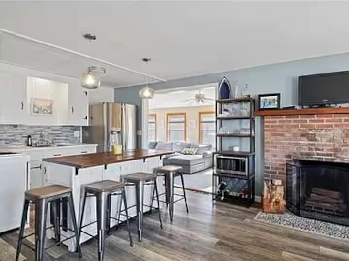 Property Photo:  10 Stanton Avenue  RI 02882 