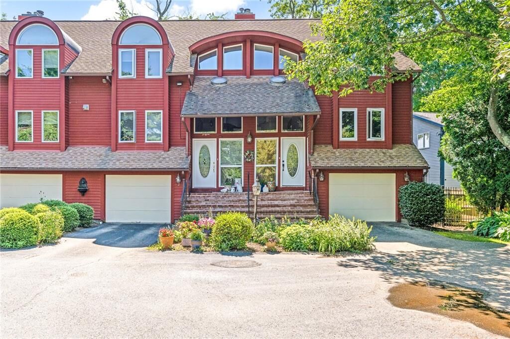 Property Photo:  40 Oak Grove Street 1  RI 02818 