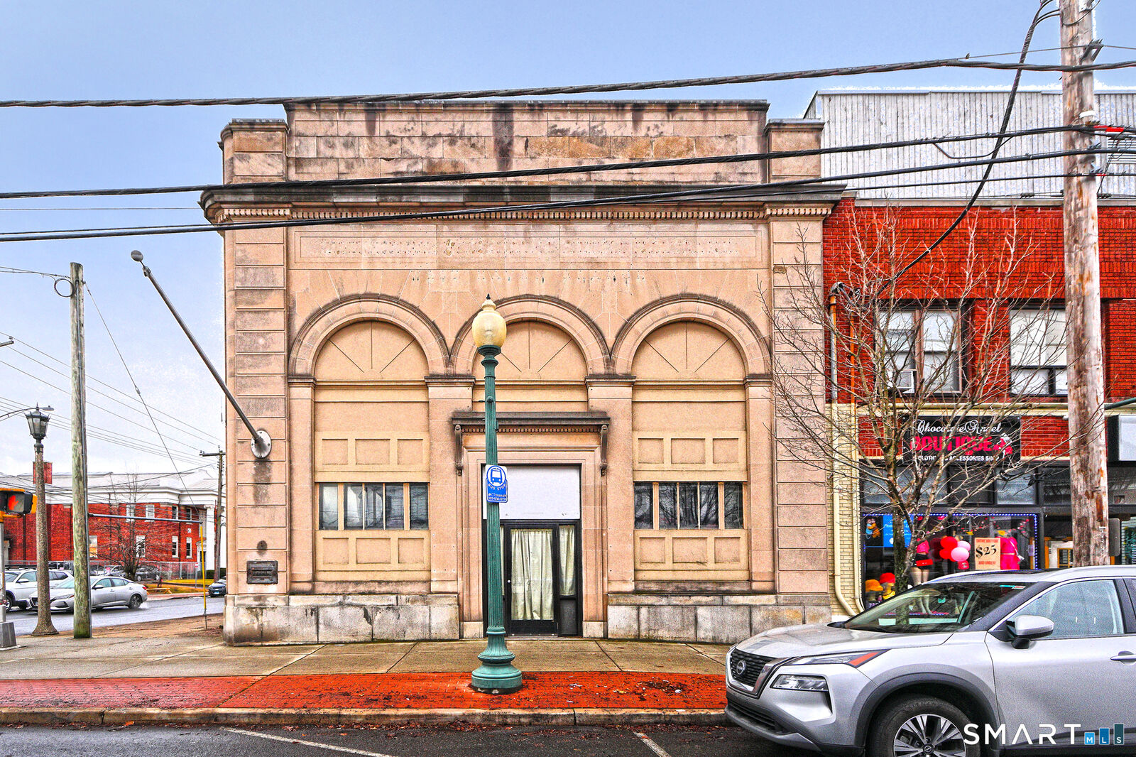 Property Photo:  574 Campbell Avenue  CT 06516 