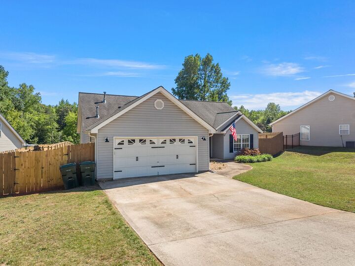 Property Photo:  422 Lily Pond Lane  SC 29687 