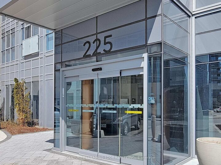 Property Photo: 225 Village Green Square 604 ON M1S 0N4