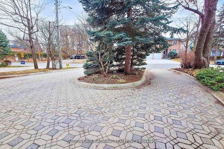 Property Photo: 220 King High Drive ON L4J 3N5