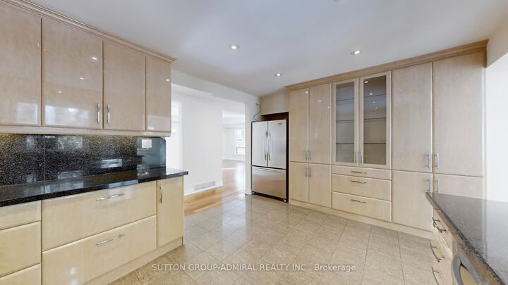 129 Crestwood Road — photo 1