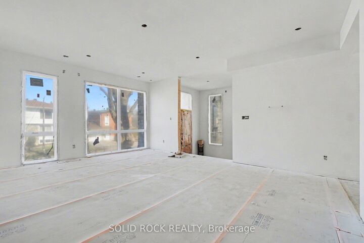 Property Photo: 830 Alpine Avenue ON K2B 5R6