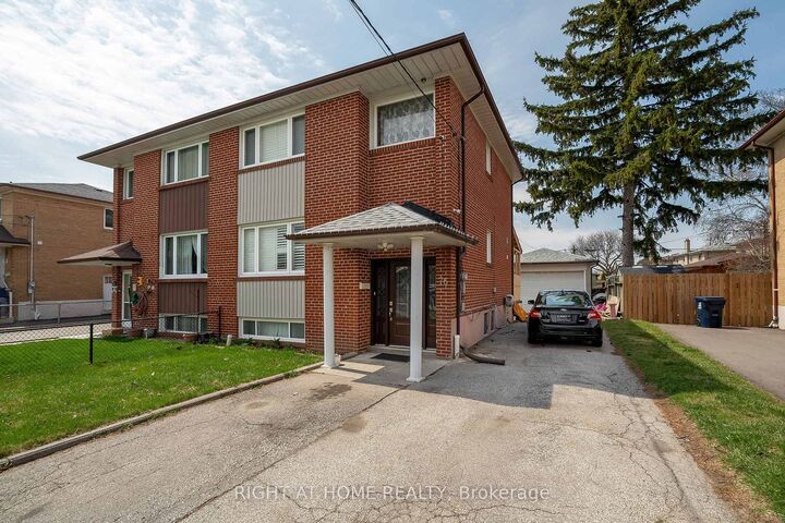 Property Photo:  76 Habitant Drive  ON M9M 2P2 