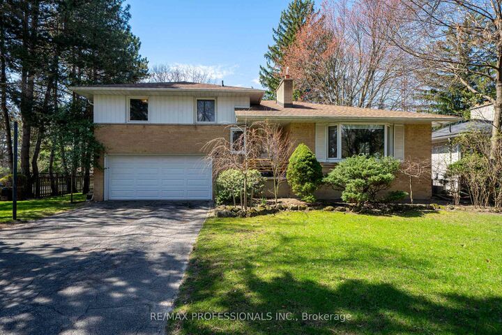 Property Photo: 508 Vanessa Crescent ON L5H 2N3