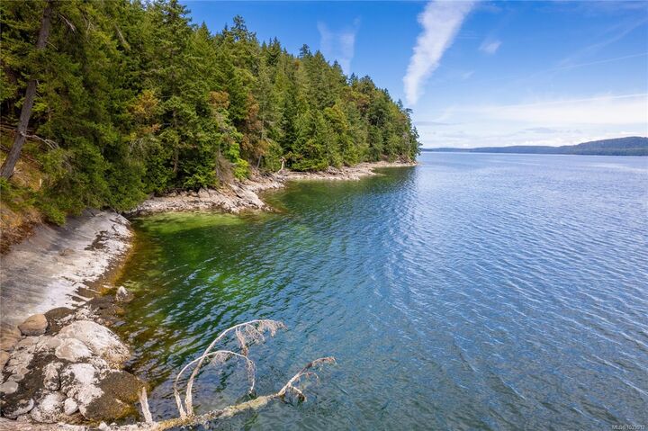 Property Photo:  144 Sunrise Point Rd  BC V0R 2Y0 