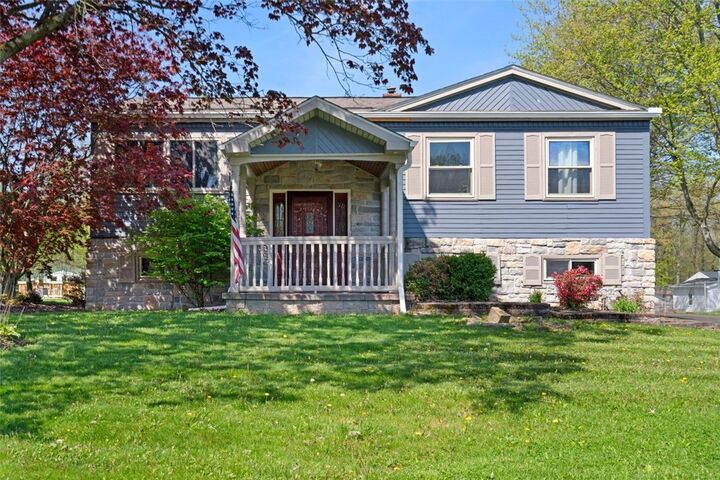 Property Photo:  1355 Wakefield Dr  PA 16148 