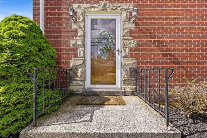 Property Photo:  835 Wible Run Rd  PA 15209 