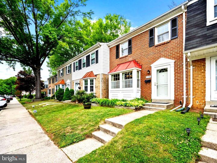 Property Photo:  1736 Foxdale Court 138  MD 21114 