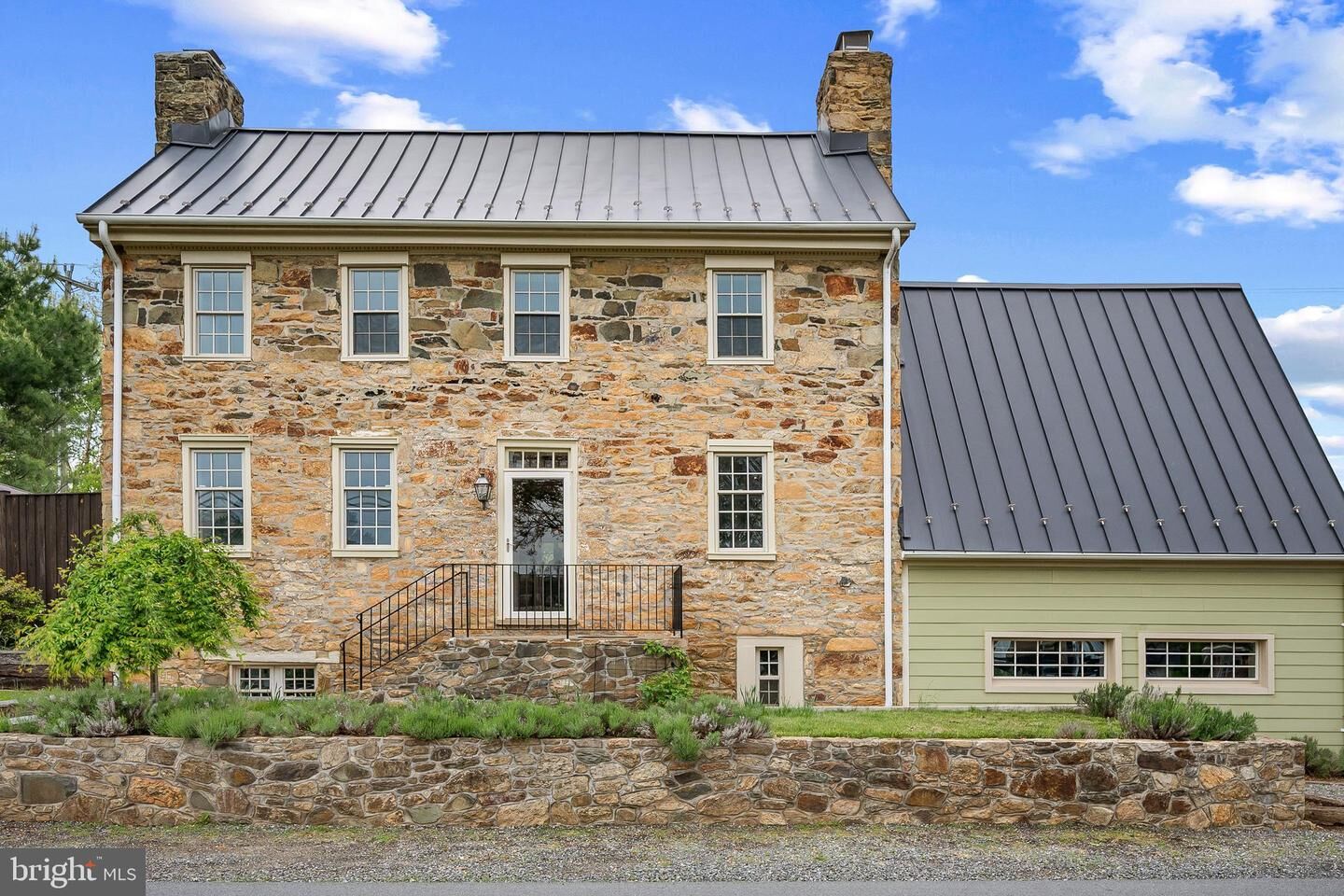 Property Photo:  20597 Airmont Road  VA 20135 
