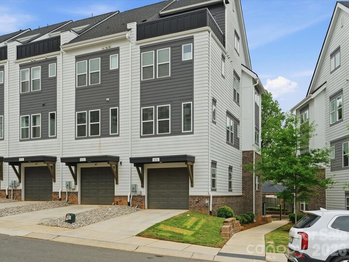 Property Photo:  606 West End Drive  NC 28208 