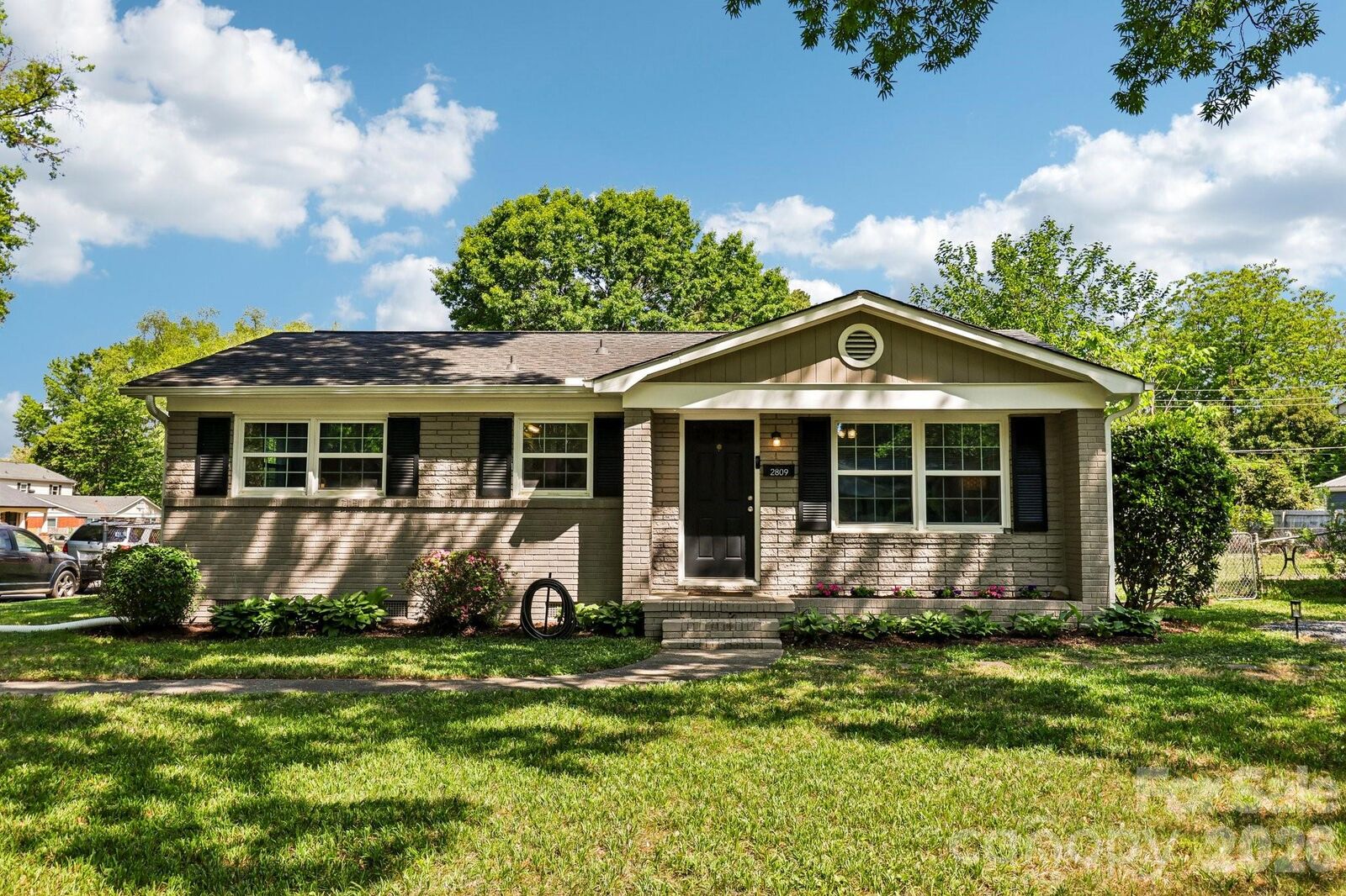 Property Photo:  2809 Albany Lane  NC 28205 