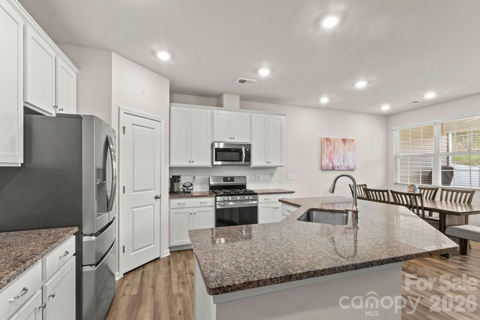 Property Photo: 14136 Castle Nook Drive NC 28273