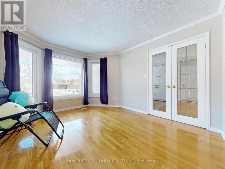 Property Photo:  39 Etherington Crescent  ON L4N 7T2 