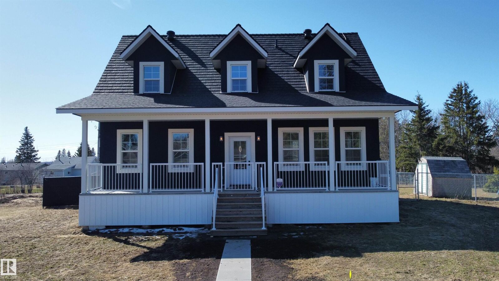 Property Photo:  5029 54 Avenue  AB T0E 2K0 